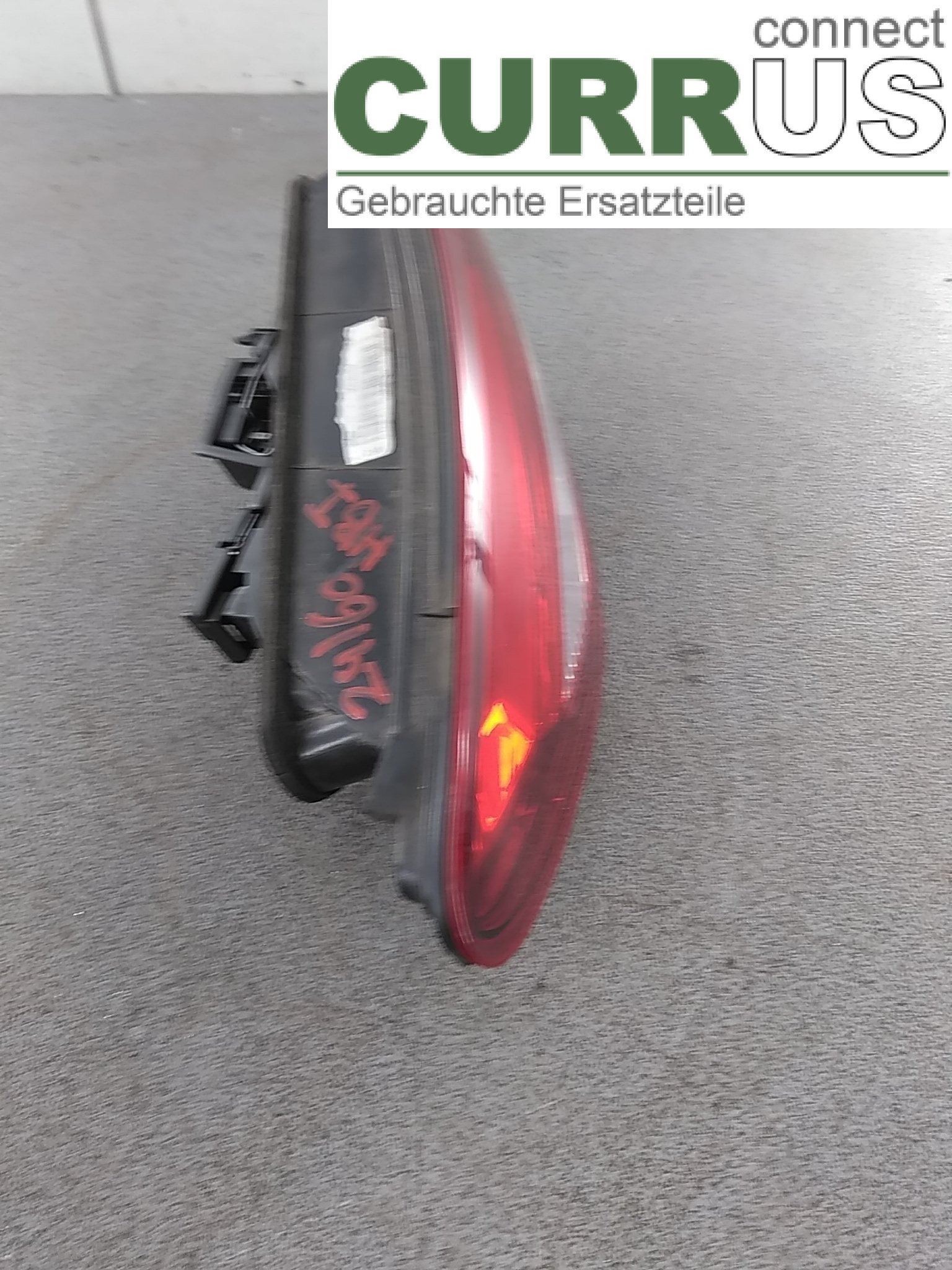 car-part-types.wing_mirror_switch  HI