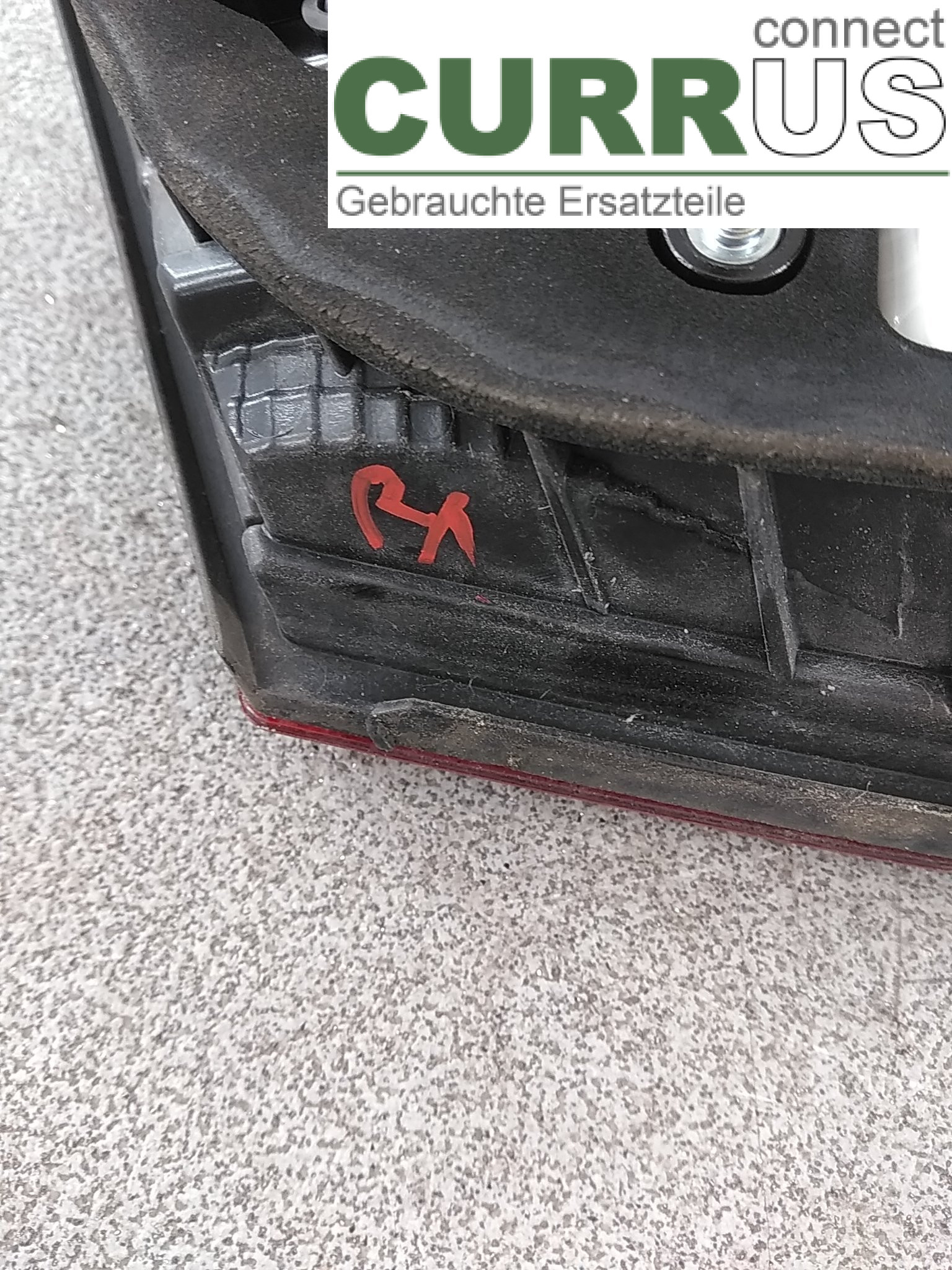  car-part-types.wing_mirror_switch  HI