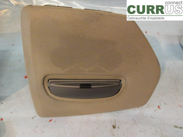 VOLVO XC70   01-04 Monitor 8252211 B5244T3