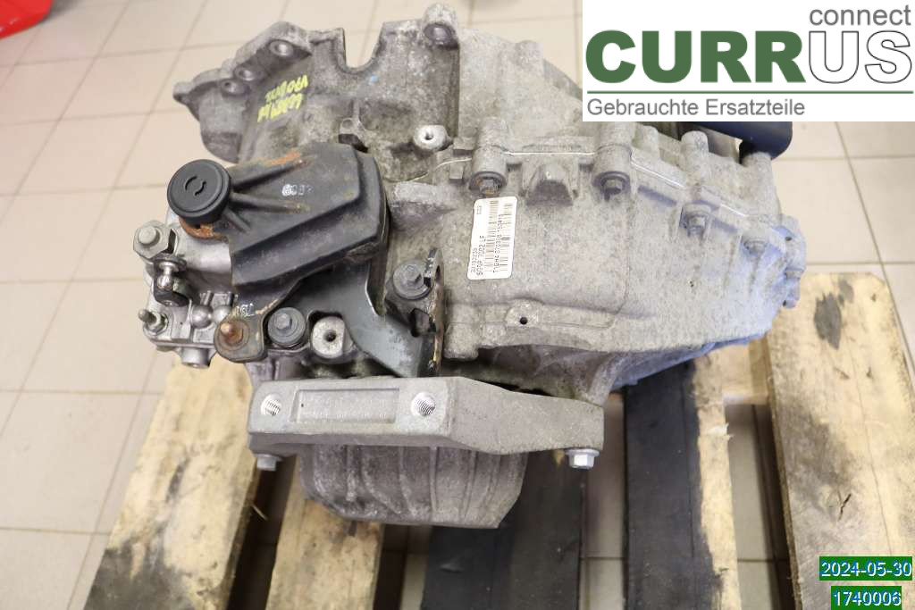 VOLVO V70      08-13 Gearbox (6-speed) 8251965 2.4