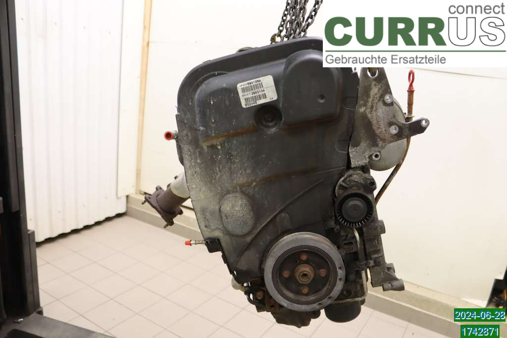 VOLVO V70      05-08 Engine 36050387 2,4 MK2