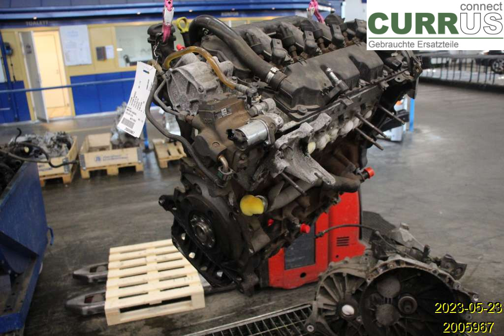 VOLVO V70      08-13 Motor 8252346 d4204t