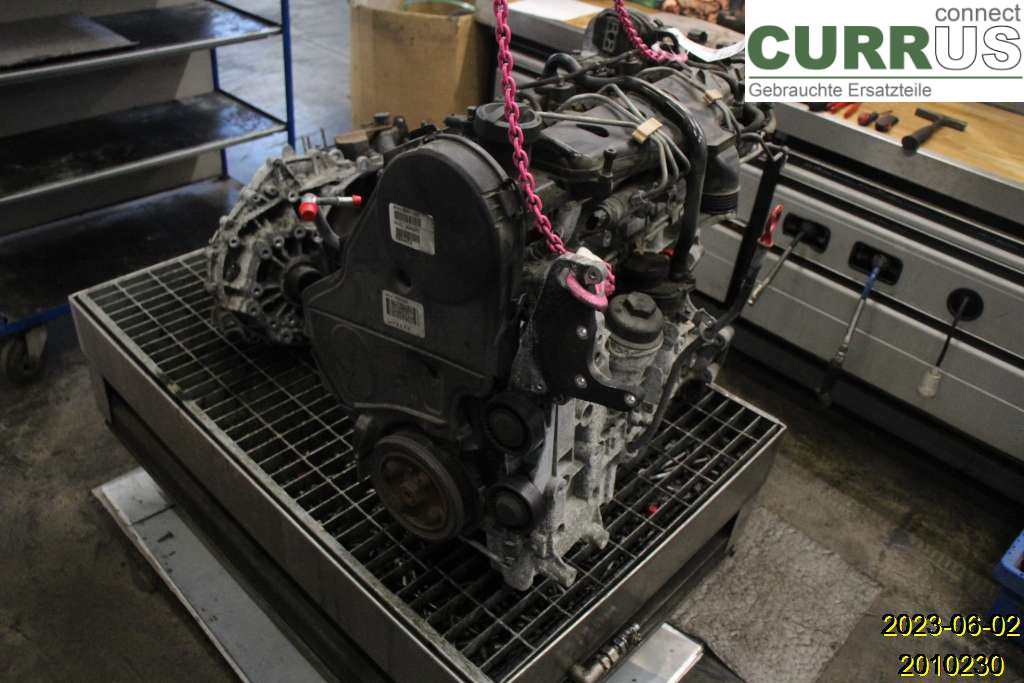 VOLVO XC70   05-07 Engine 8252333 D5244T4