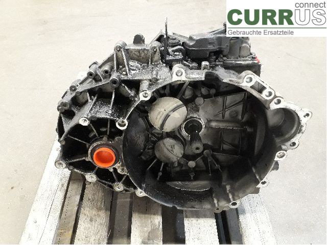 VOLVO V70    14-16 Gearbox (6-speed) 36000614 D5204T3