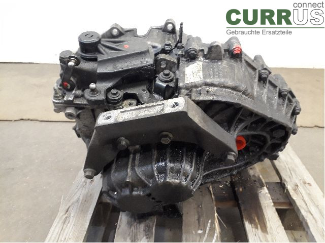 VOLVO V70    14-16 Gearbox (6-speed) 36000614 D5204T3