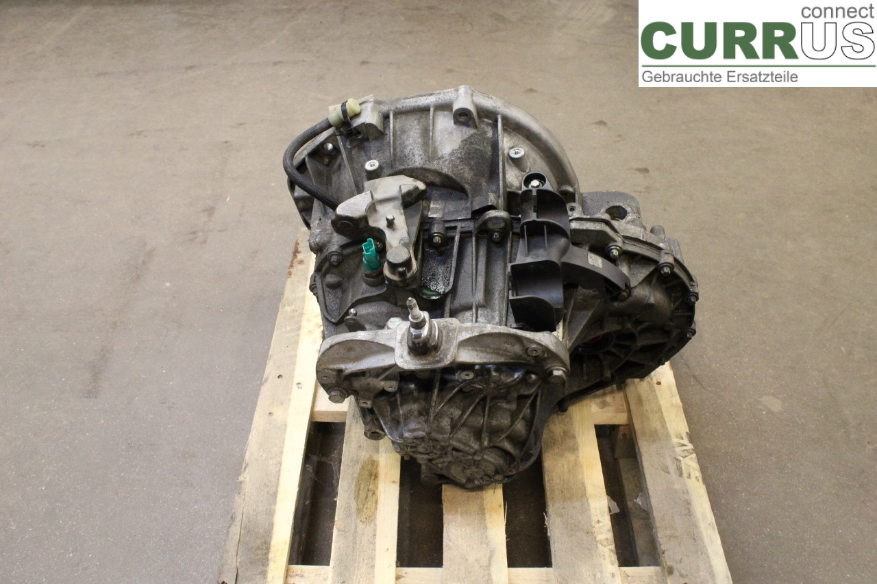 RENAULT TRAFIC  15- Skrzynia 6-biegowa 8201748367 M9R-710