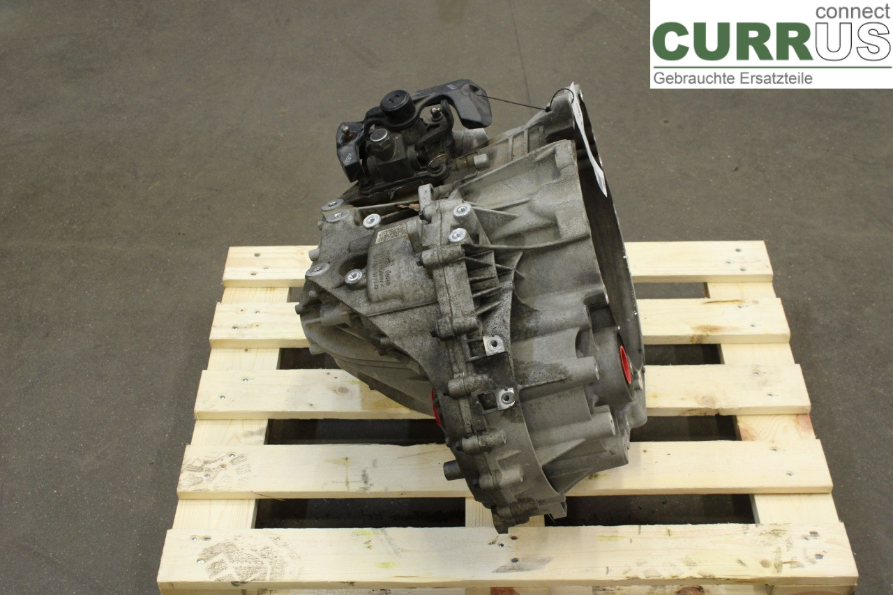 VOLVO V60  14-18 Gearbox (6-speed) 36012742 D4204T8