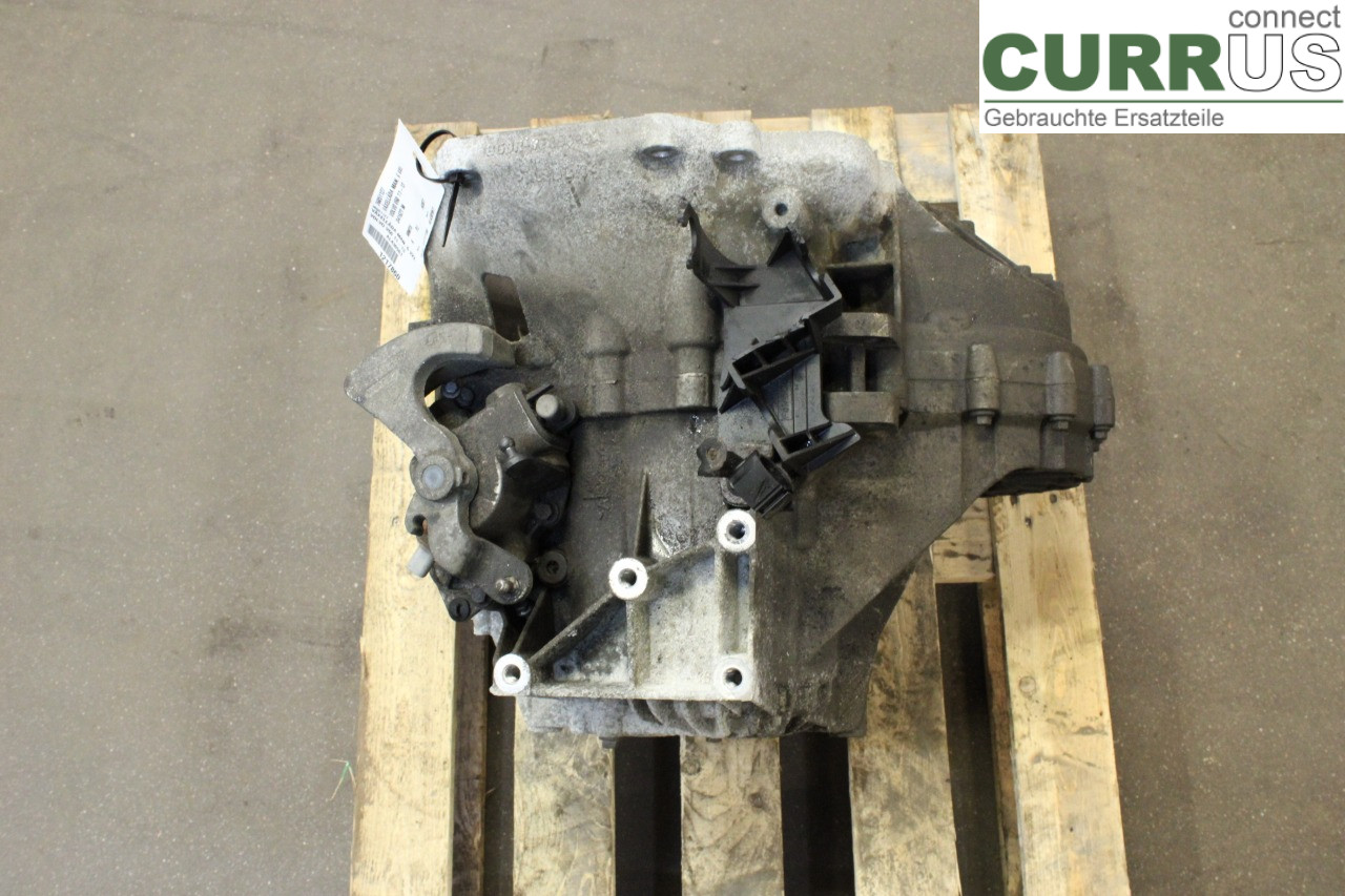 VOLVO V60  11-13 Gearbox (6-speed) 36051127 D4162T