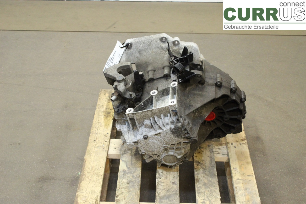 VOLVO V60  11-13 Gearbox (6-speed) 36051127 D4162T