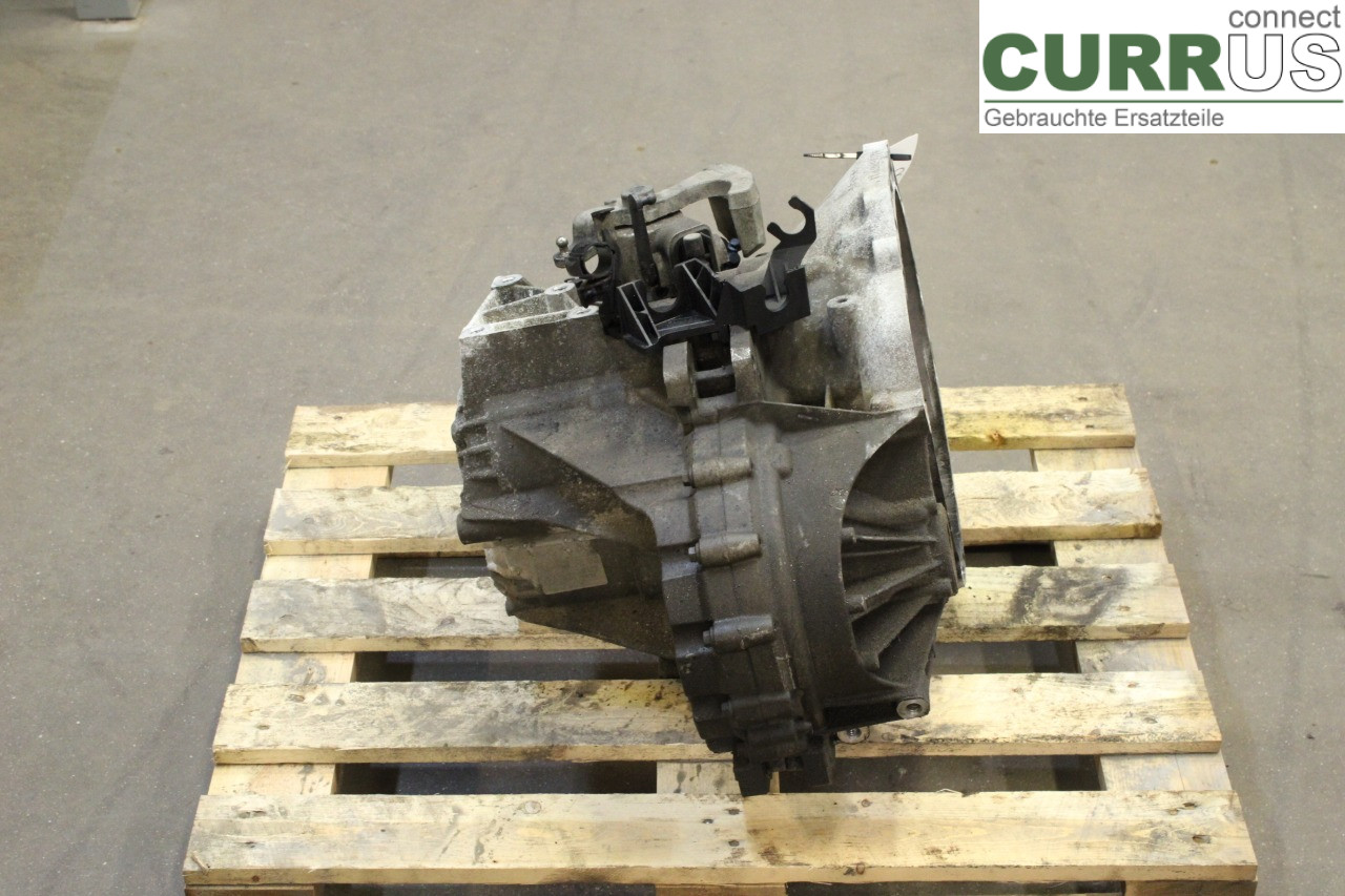 VOLVO V60  11-13 Gearbox (6-speed) 36051127 D4162T