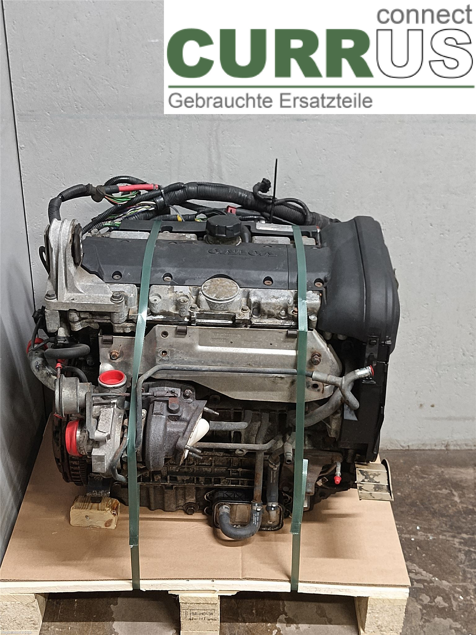 VOLVO V70      00-04 Motor 8251104 B5234T3