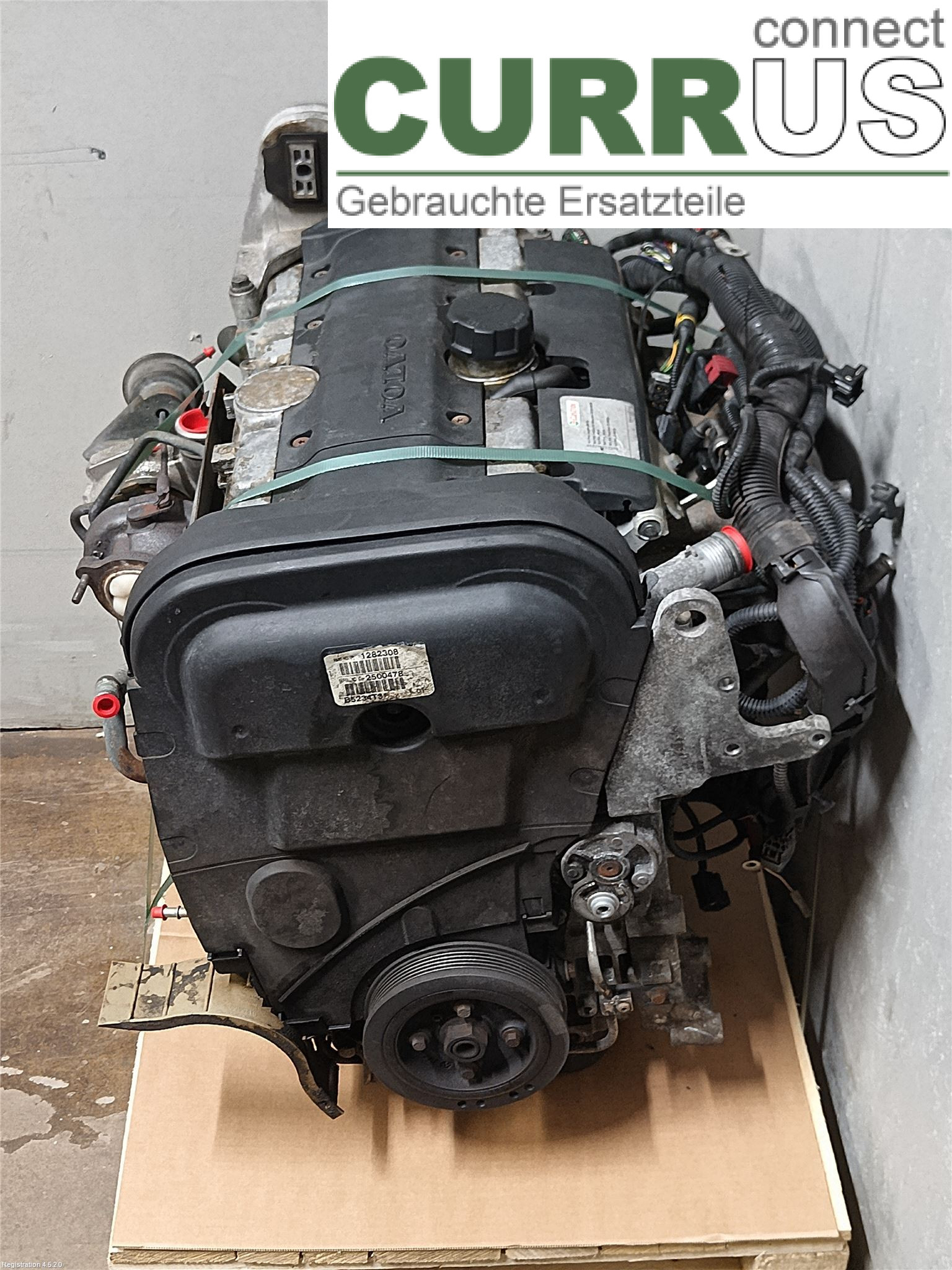 VOLVO V70      00-04 Motor 8251104 B5234T3