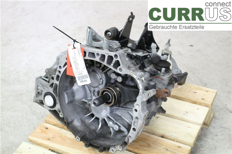 TOYOTA AVENSIS   09-15 6-Gang-Getriebe 3030020A90 1AD-FTV