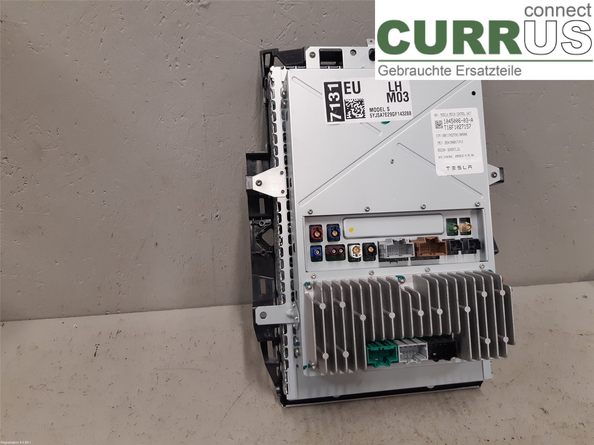 TESLA MODEL S 13- Radio CD / Multimedia panel 1004740-20-C L2S