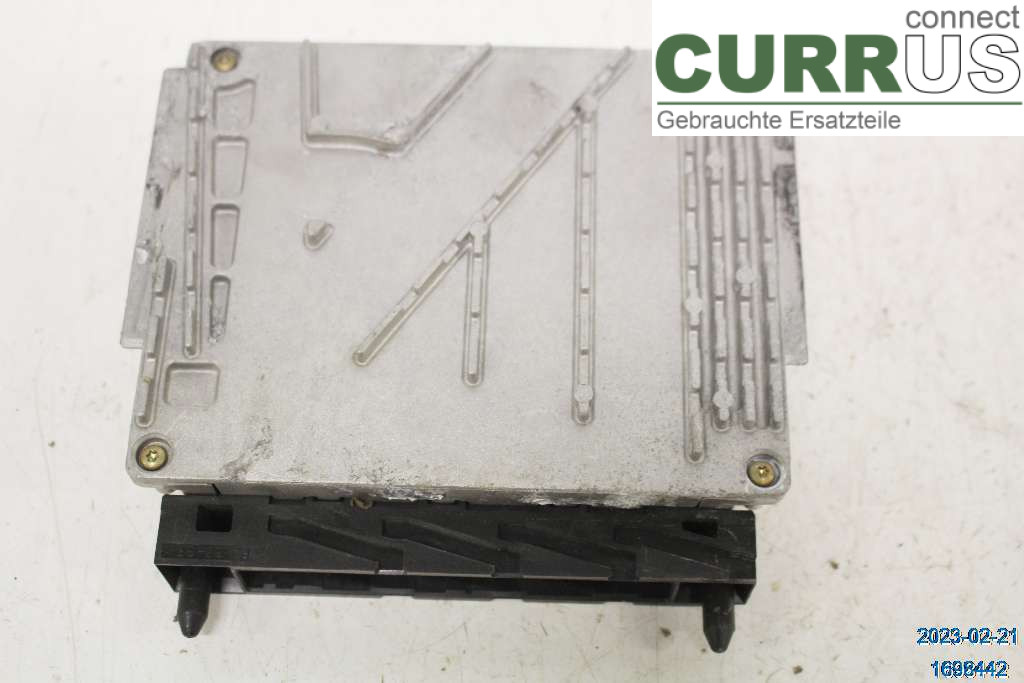 VOLVO V70      00-04 Motorens styreenhed (ECU) 8602253 