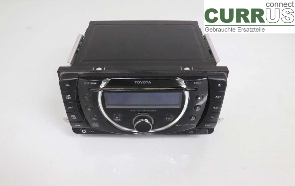 TOYOTA HILUX    05-16 Radio CD / Multimedia panel  2,5D-4D 106KW