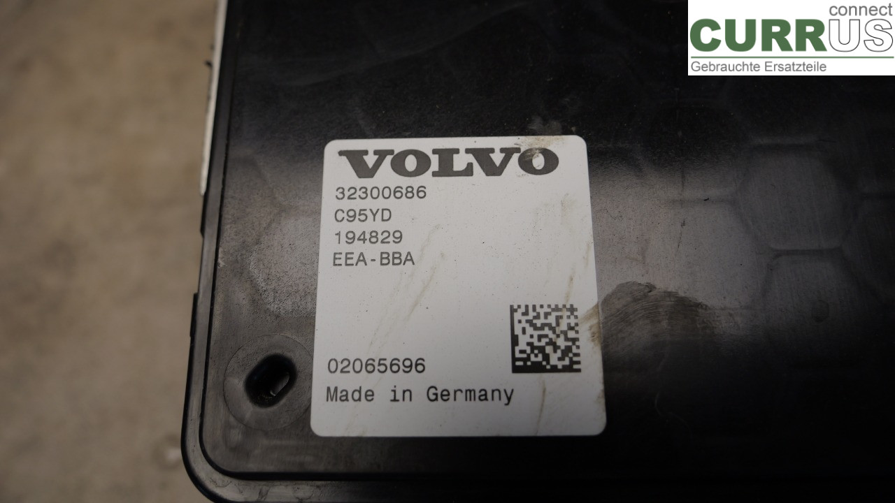 VOLVO XC60  18- Moduł rozdziału zasilania 36013252 D420T8