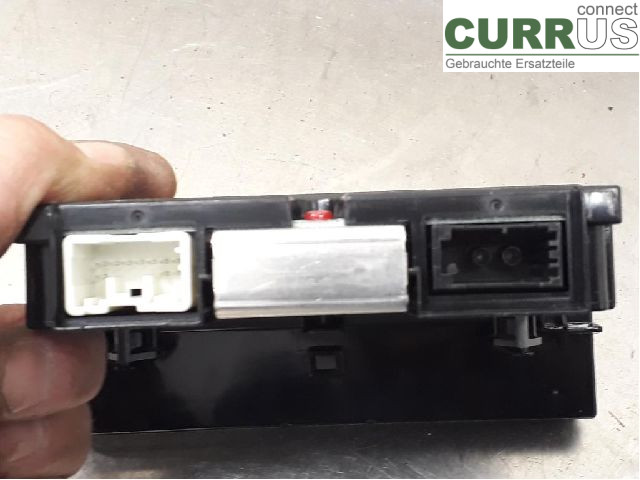 VOLVO V50      08-12 Control display 36001469 D4162T