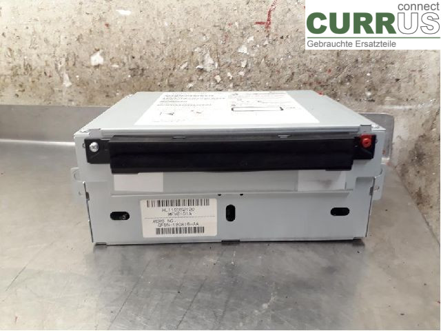 VOLVO V40  12-19 Radio CD / panneau multimédia 36050605 D5204T6