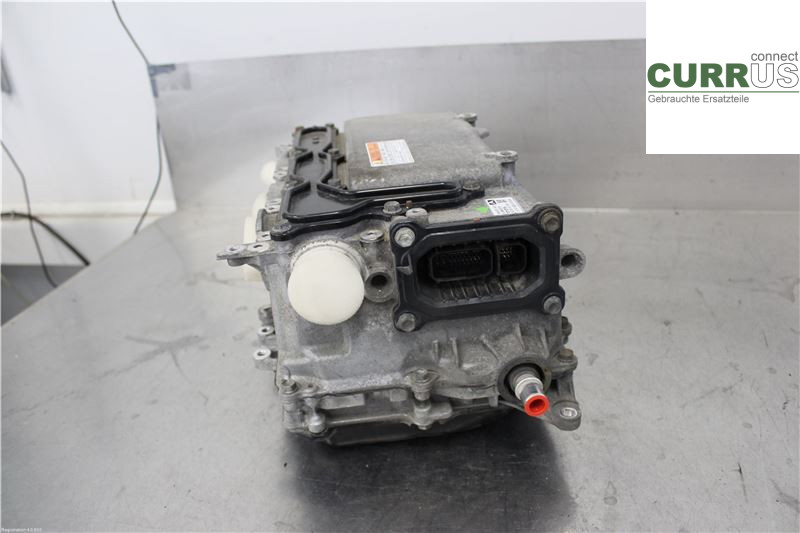 TOYOTA AURIS    10-12 Power distribution controller G9200-49015 1.8L 2ZR-FXE