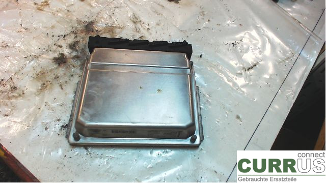 VOLVO V70      00-04 Motorens styreenhed (ECU)  D5244T