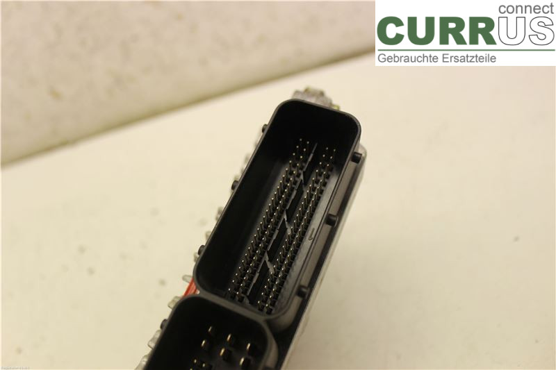 VOLVO V50      04-07 Engine Control Unit (ECU) 30650677 B5244S4