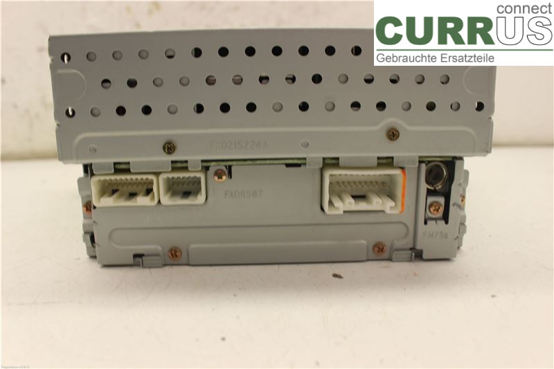 TOYOTA PRIUS  NHW20 04-08 Radio CD /Multimediapanel 8612047120 1NZ-FXE