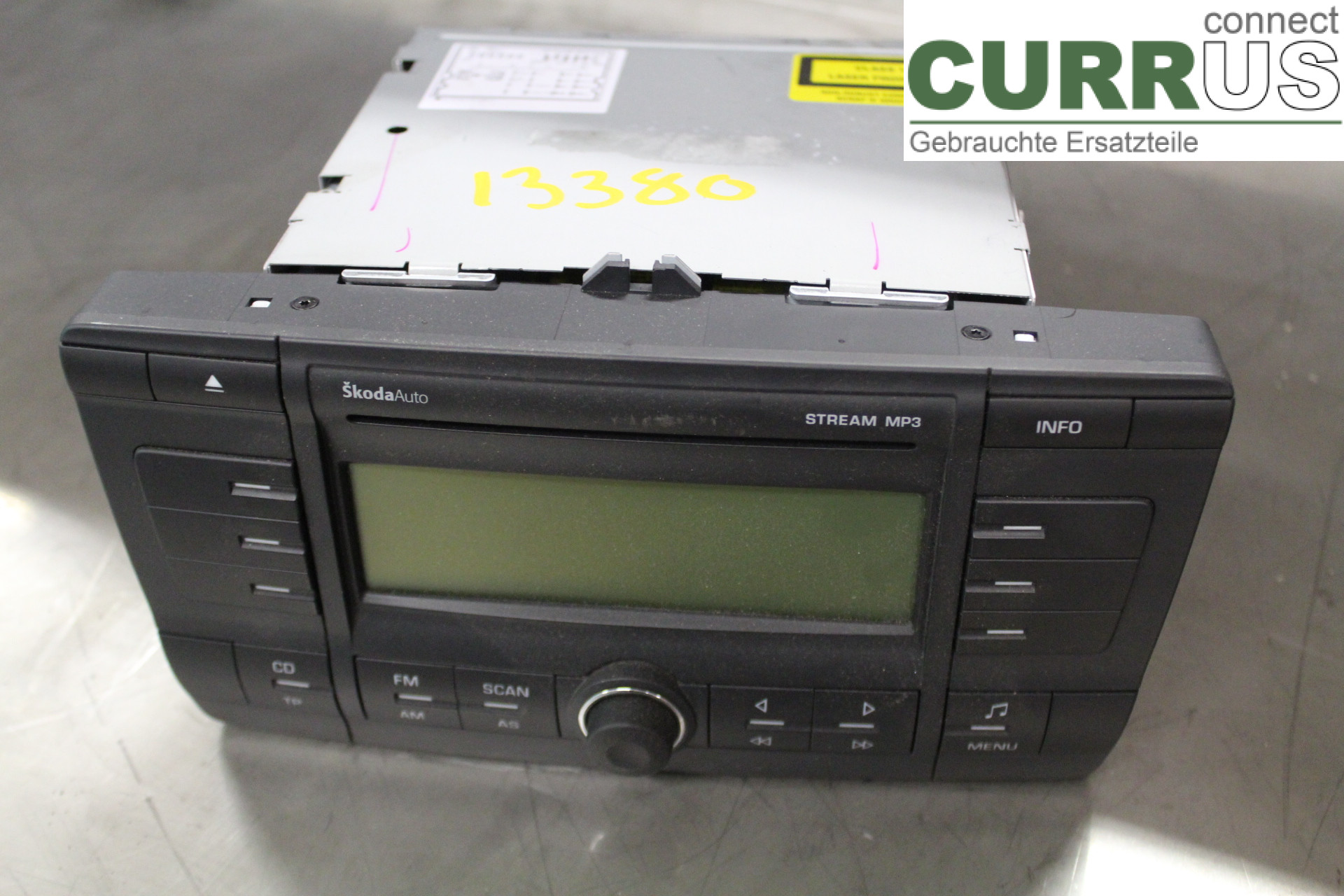 SKODA OCTAVIA    05-13 Radio CD / panel multimedialny 1Z0035161C 1,6i/BSE