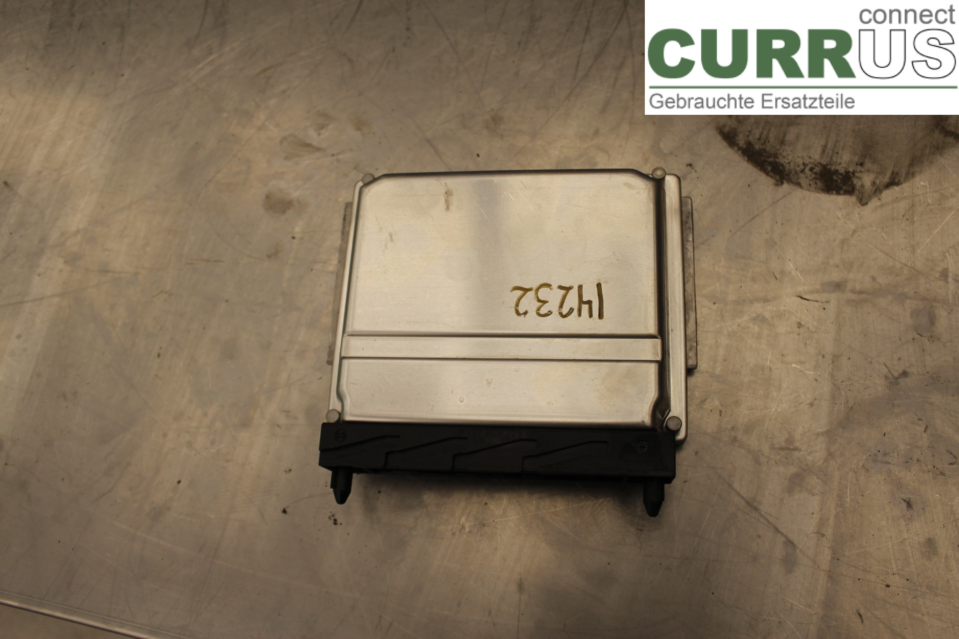 VOLVO XC70   01-04 Engine Control Unit (ECU) 08675760A 2,5T/B5254T2