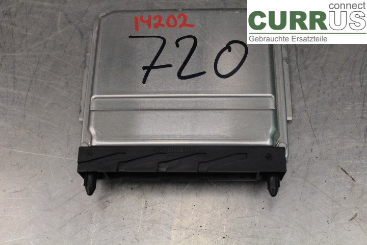 VOLVO V70      00-04 Engine Control Unit (ECU) 08677708A 2,4D/D5244T