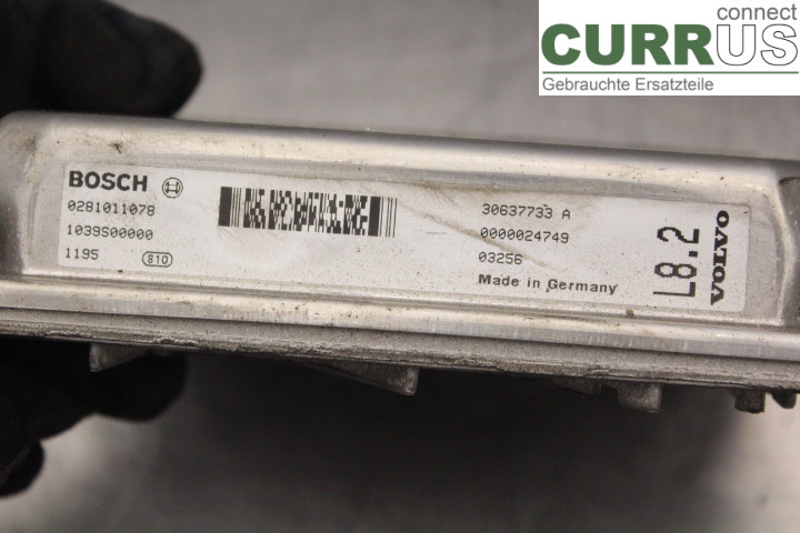 VOLVO V70      00-04 Engine Control Unit (ECU) 30637733A 2,4D/D5244T