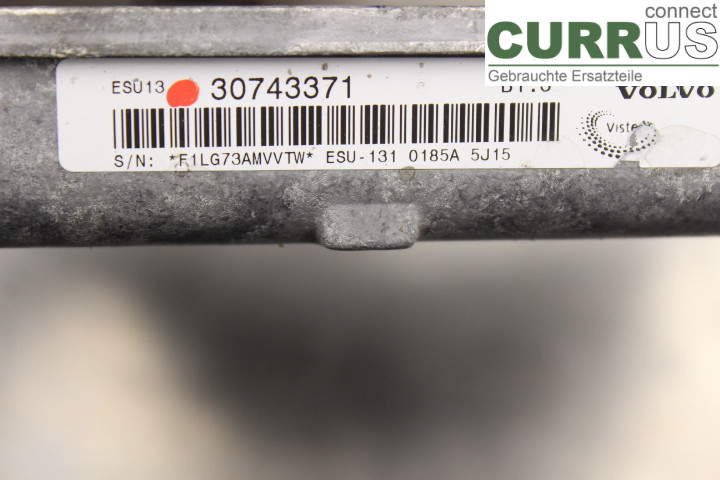 VOLVO V50      04-07 Engine Control Unit (ECU) 30743371 