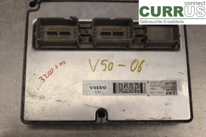 VOLVO V50      04-07 Engine Control Unit (ECU) 30743371 