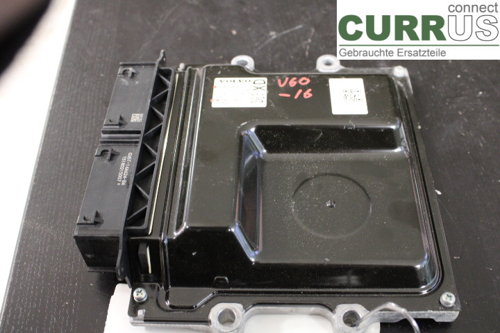 VOLVO V60  14-18 Sterownik silnika (ECU) 31452623 