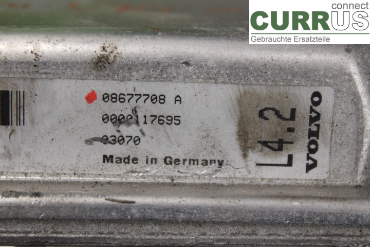 VOLVO V70      00-04 Engine Control Unit (ECU) 08677708A 