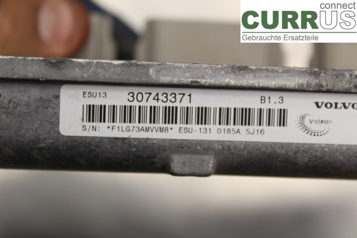 VOLVO V50      04-07 Engine Control Unit (ECU) 30743371 