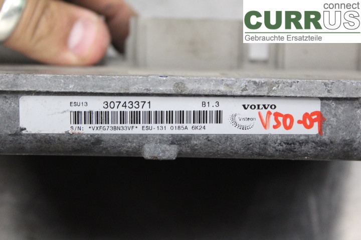 VOLVO V50      08-12 Engine Control Unit (ECU) 30743371 