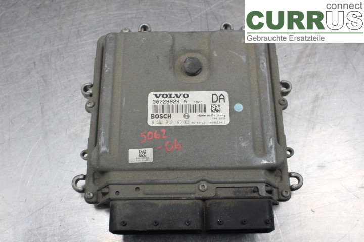 VOLVO V70      05-08 Sterownik silnika (ECU) 30729826A 