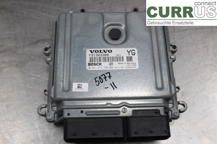 VOLVO V60  11-13 Sterownik silnika (ECU) 31303388 