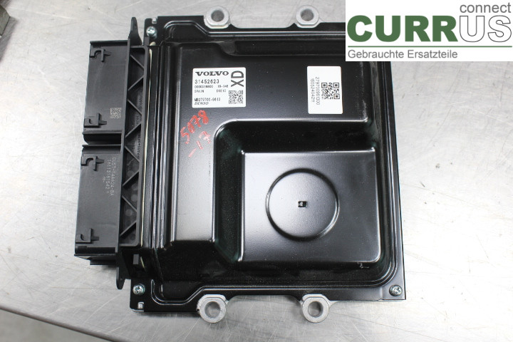 VOLVO V60  14-18 Sterownik silnika (ECU) 31452623 