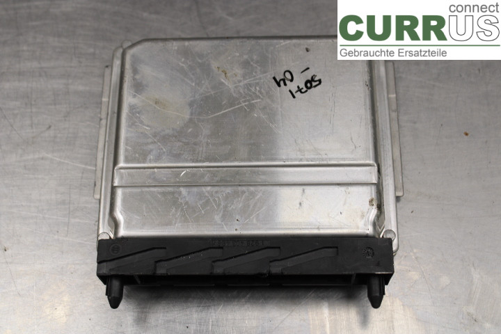 VOLVO S60      01-04 Engine Control Unit (ECU) 08675760A 