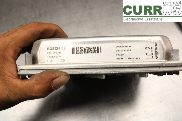 VOLVO V70      05-08 Engine Control Unit (ECU) 30668478A 