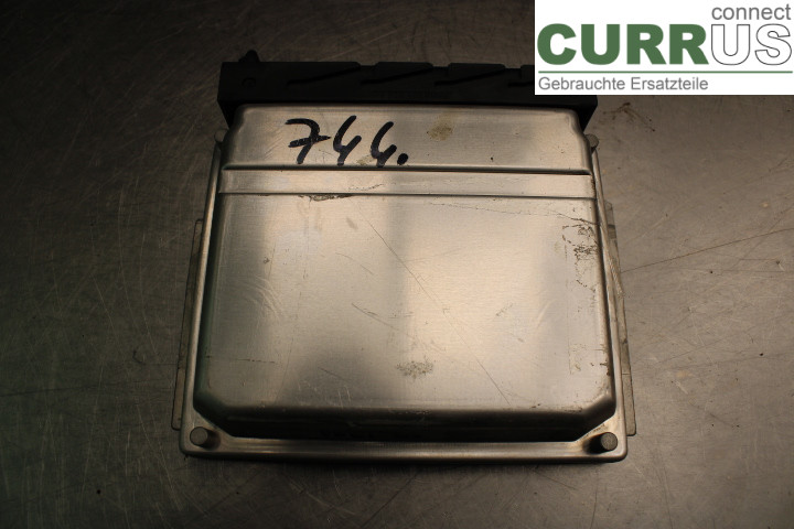 VOLVO V70      00-04 Engine Control Unit (ECU) 08677708A 