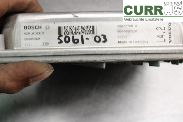 VOLVO V70      00-04 Engine Control Unit (ECU) 08677708A 