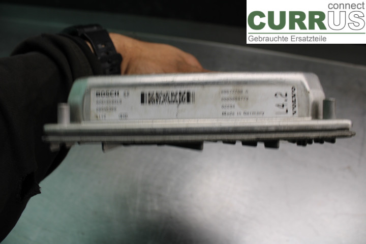 VOLVO S60      01-04 Engine Control Unit (ECU) 08677708A 