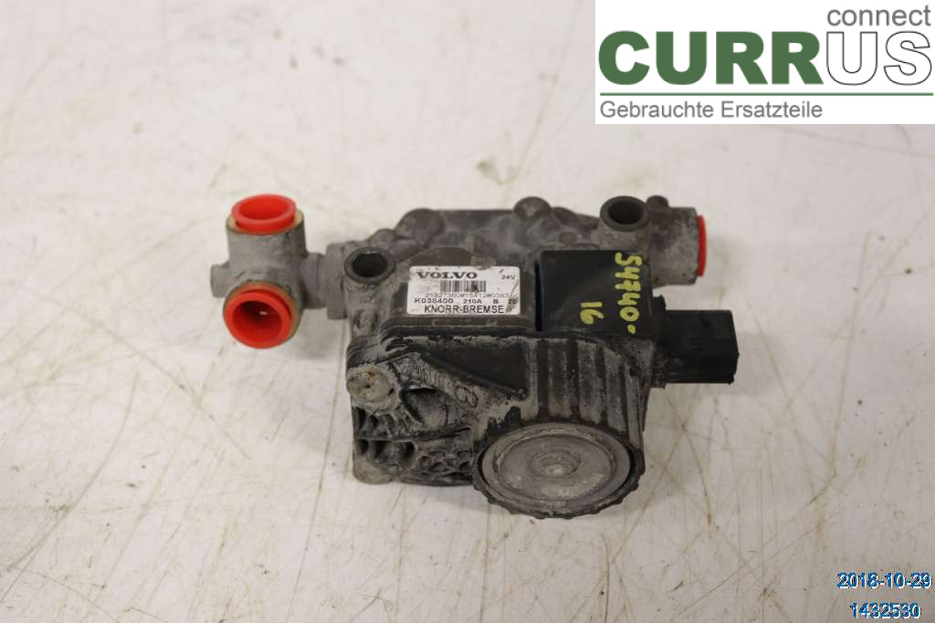 Volvo FH AC control unit 21327360 D16K650
