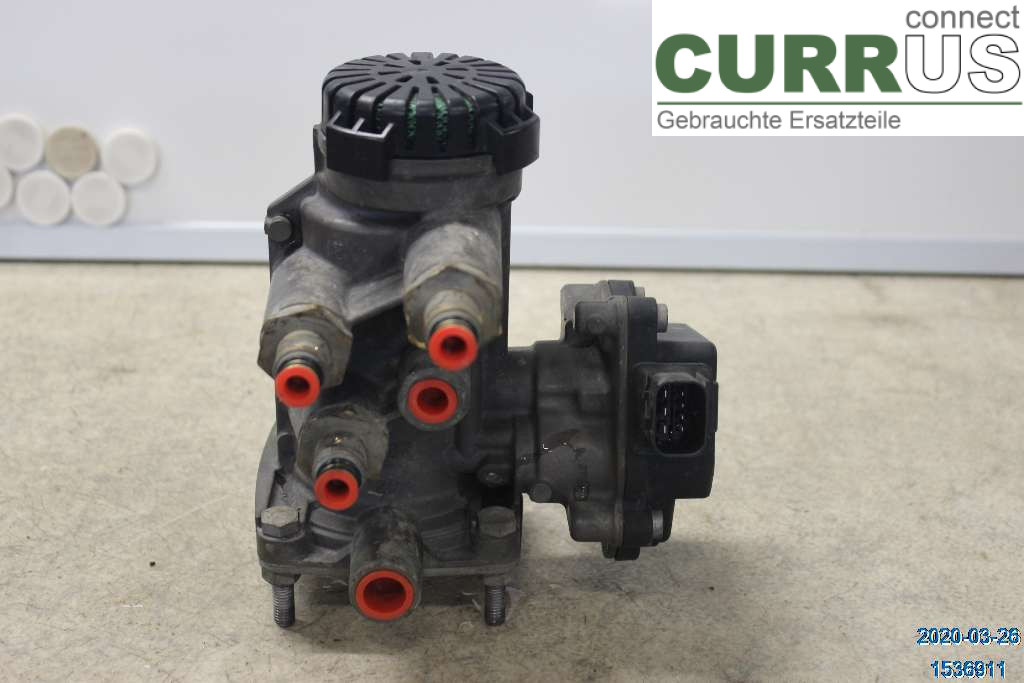 Volvo FH AC control unit 2111477 D13C540