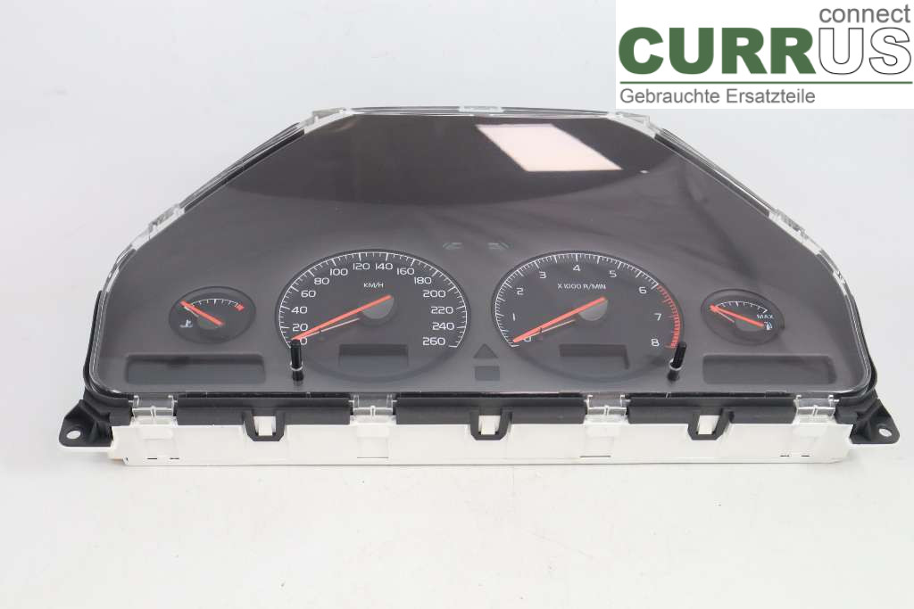 VOLVO V70      00-04 Instrumentkam 8251281 B5244S