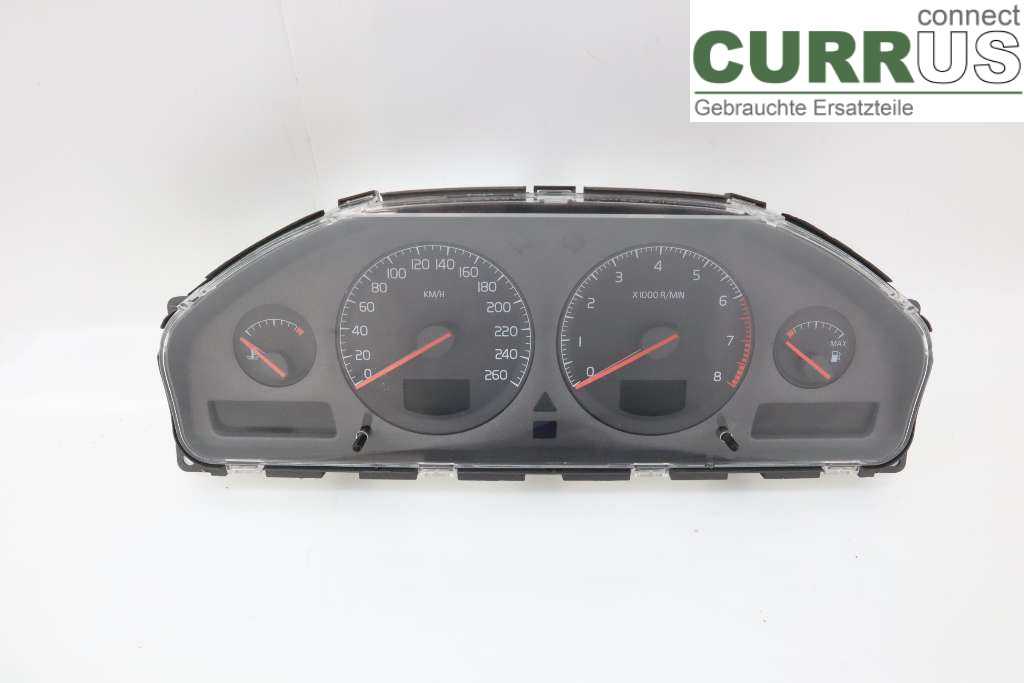 VOLVO V70      00-04 Instrumentkam 8251281 B5244S2