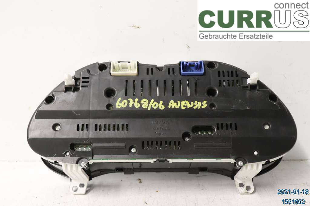 TOYOTA AVENSIS   03-06 Instrument cluster / comb 8380005571 2,0